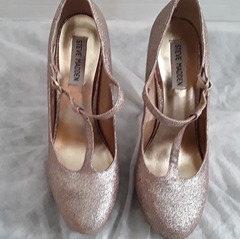 Steve Madden Gold Glitter High Heels - Picture 7 of 8